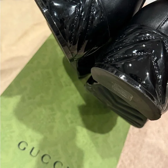 Gucci Black Quilted Leather women’s Loafers - Picture 3 of 10